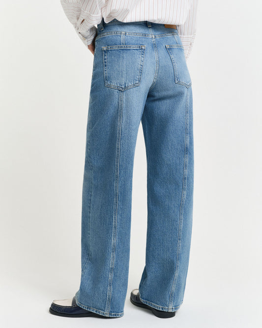 Jeans mit gerader Naht und entspannter Passform