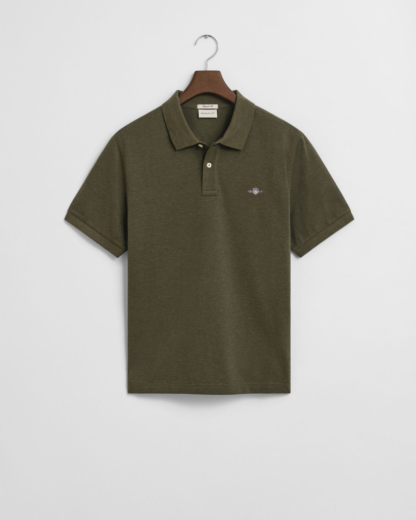 Polo piqué coupe classique avec écusson