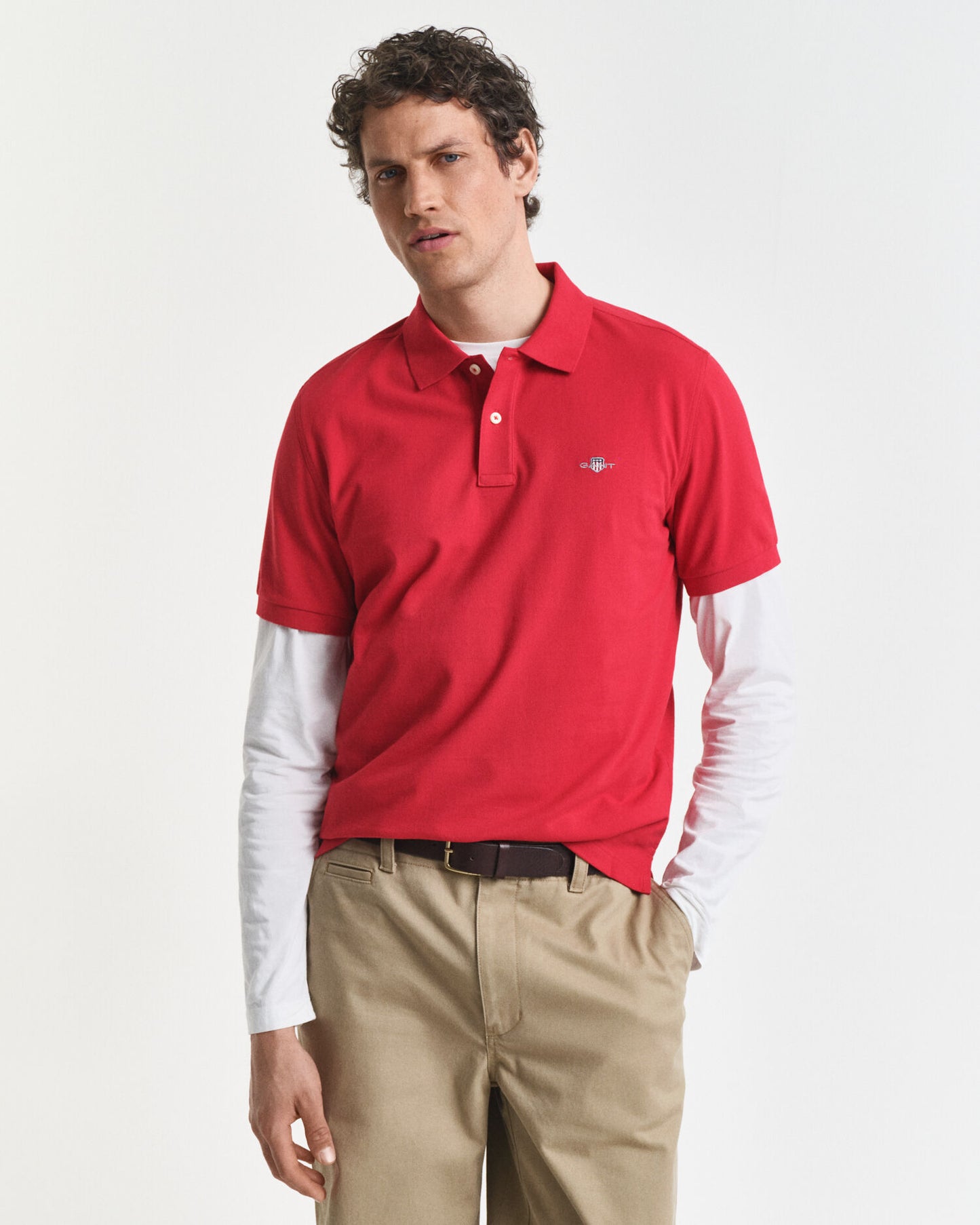 Polo piqué coupe classique avec écusson
