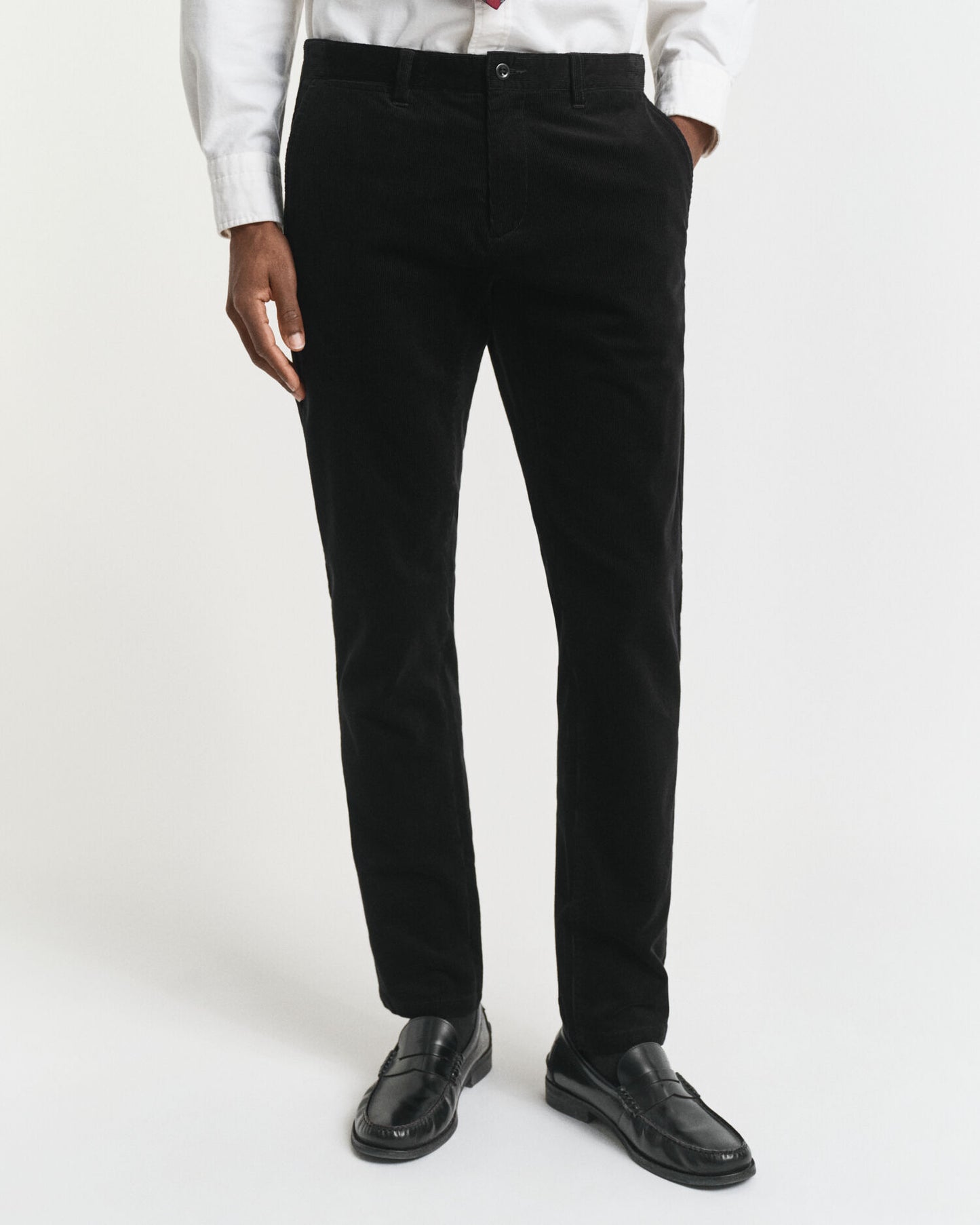 Pantalon chino en velours côtelé coupe ajustée