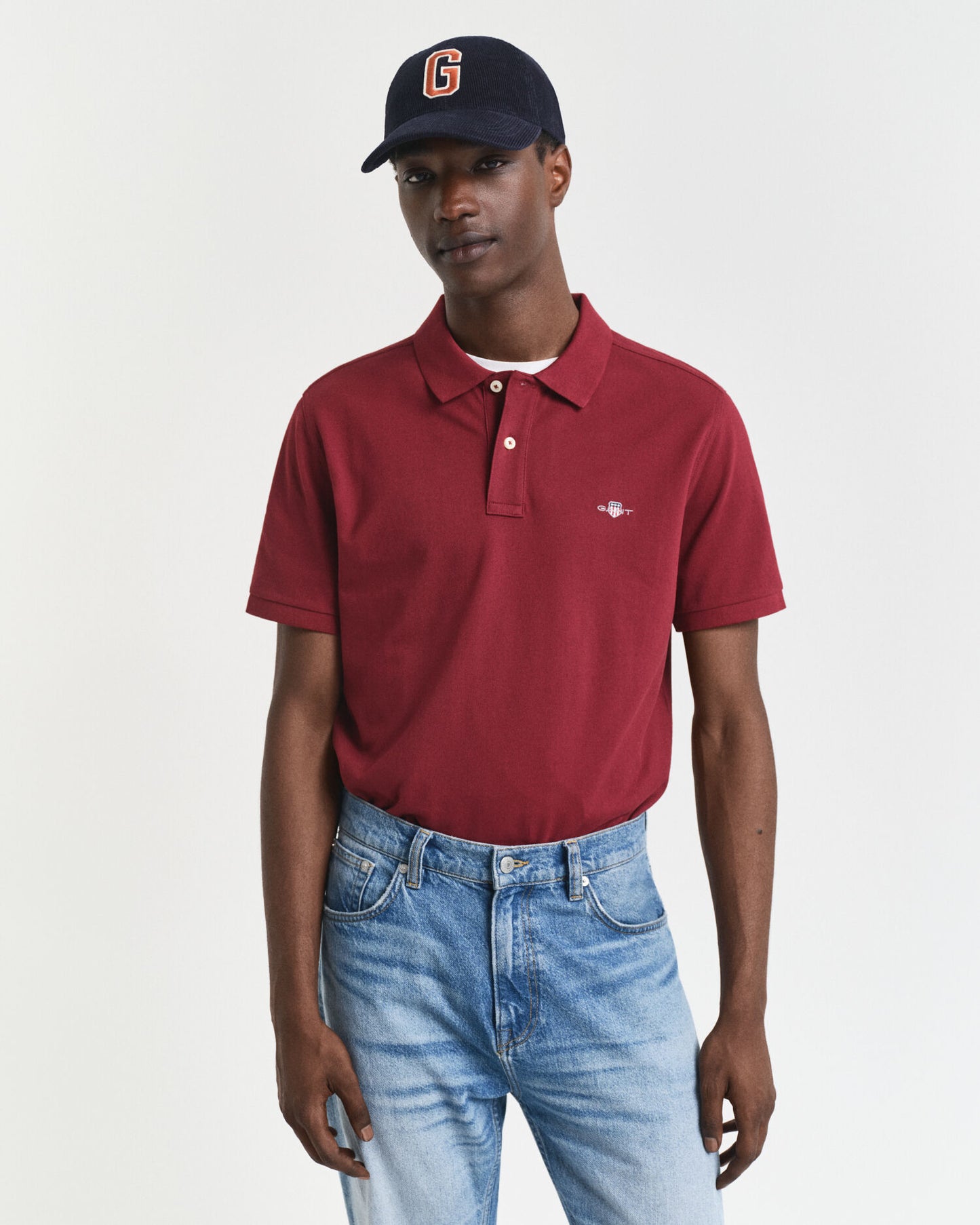 Polo piqué coupe classique avec écusson