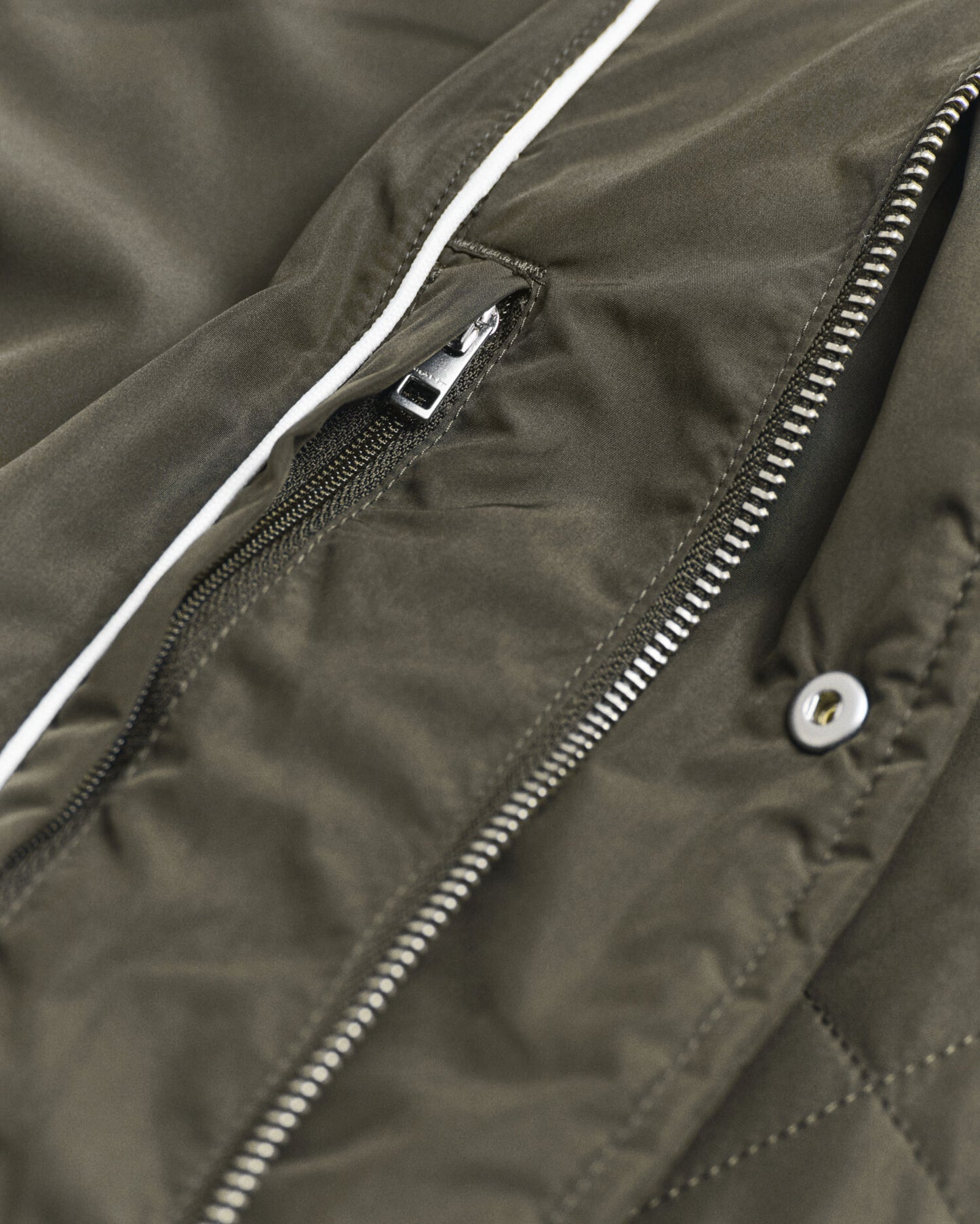 Veste mi-longue matelassée coupe-vent