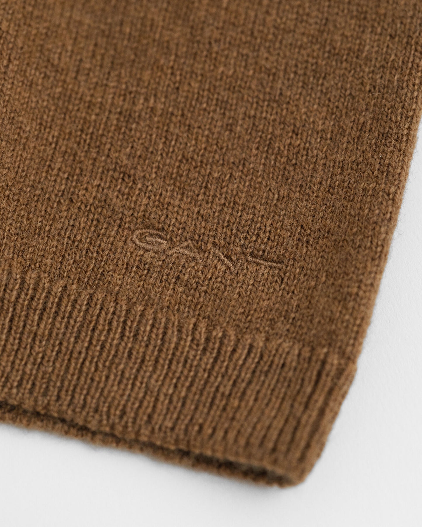 Pull à col rond et manches courtes en lambswool extrafin