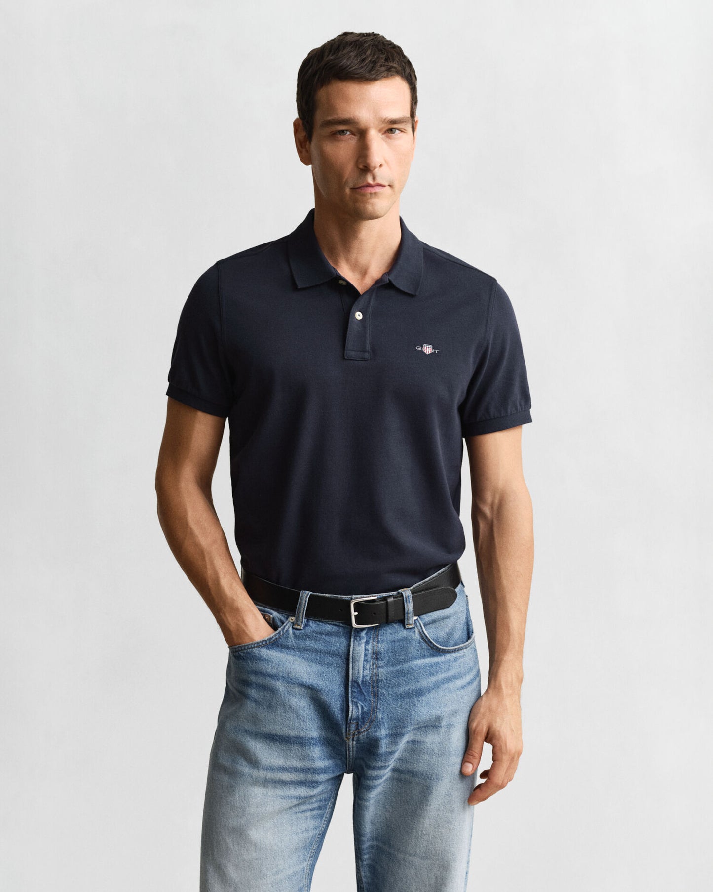 Polo piqué coupe classique avec écusson